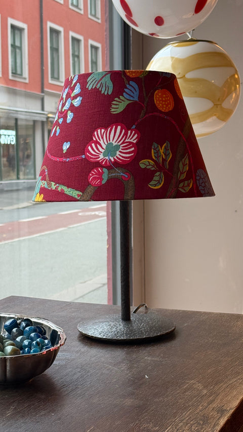 Hammered vintage lamp