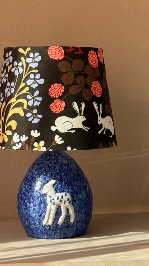 Fawn table lamp
