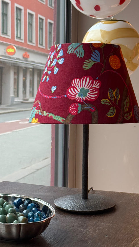 Hammered vintage lamp