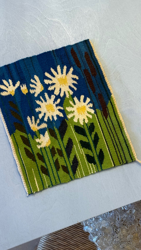 Vintage tapestry - Daisy