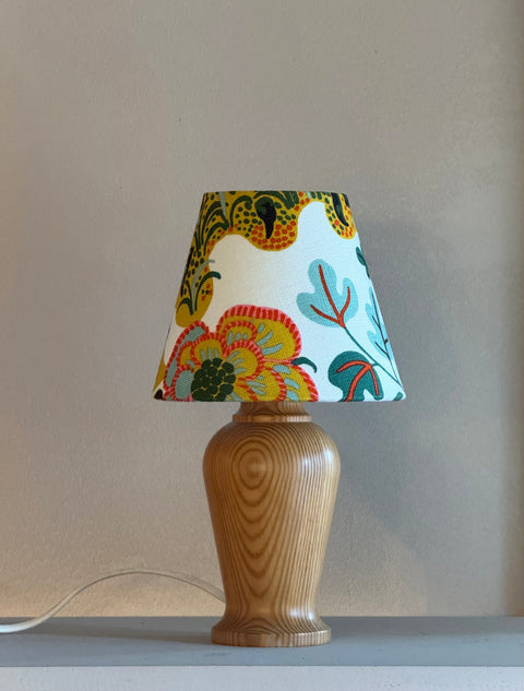 Petit pine lamp