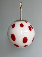 Load image into Gallery viewer, Murano ceiling light - White and red dotted D 20
