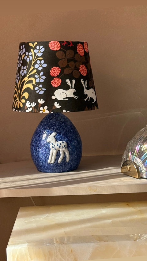 Fawn table lamp