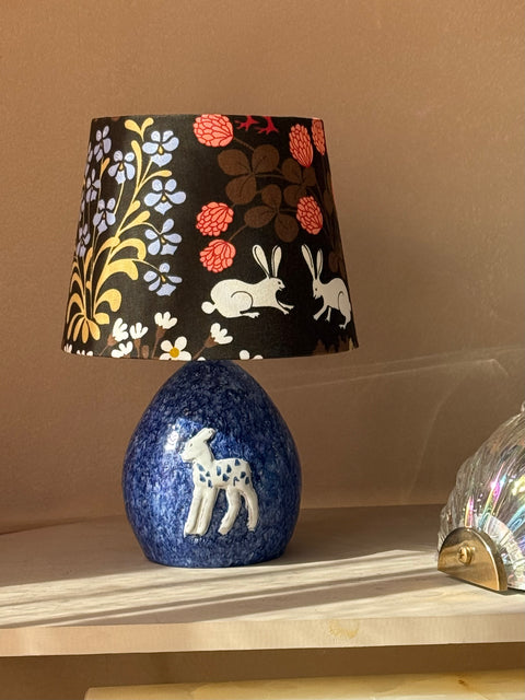 Fawn table lamp
