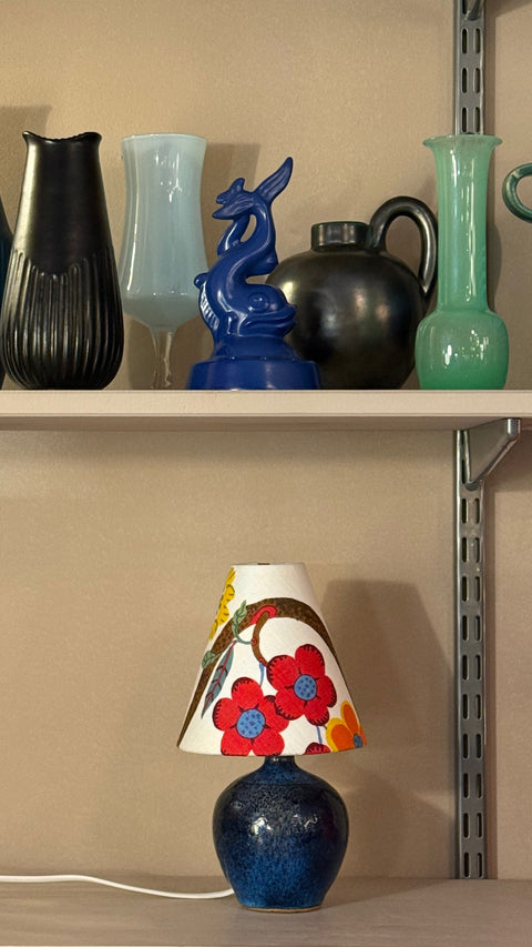 Petit blue lamp
