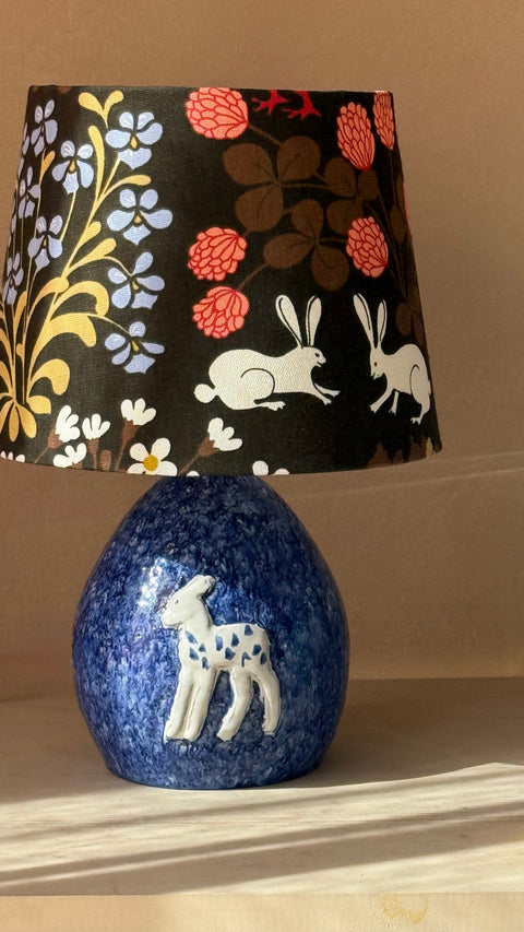Fawn table lamp