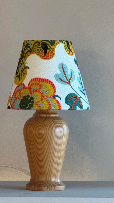 Petit pine lamp