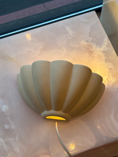 Scalloped wall lamp