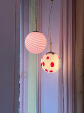 Load image into Gallery viewer, Murano ceiling light - White and red dotted D 20
