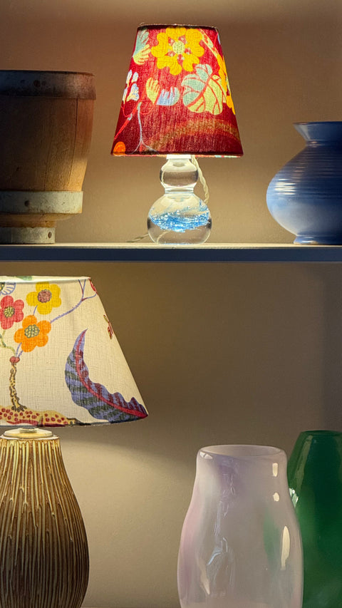 Petit glass table lamp