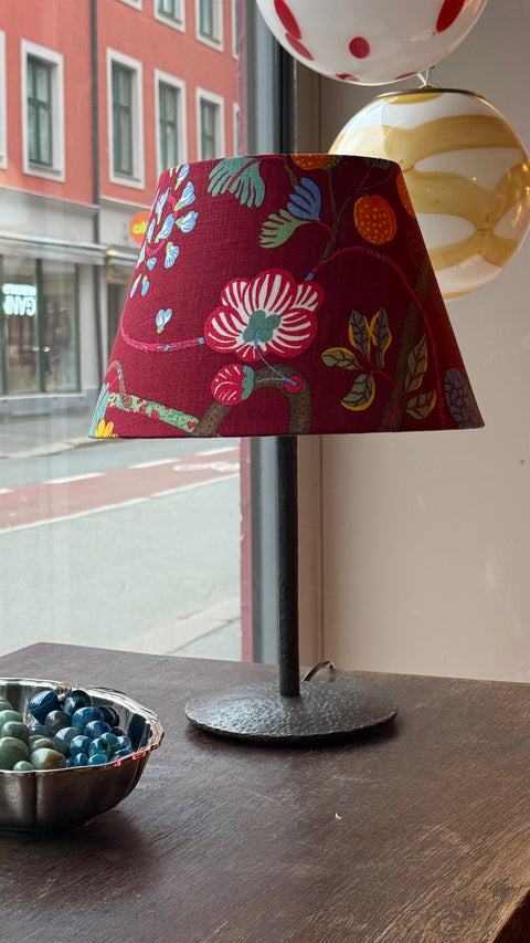 Hammered vintage lamp