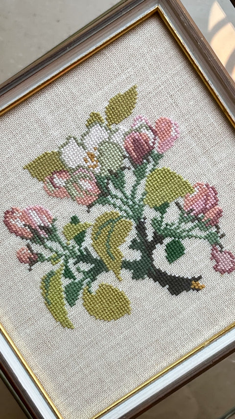 Vintage embroidery- apple blossom 1