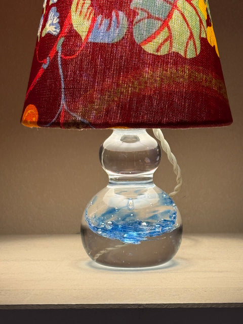 Petit glass table lamp