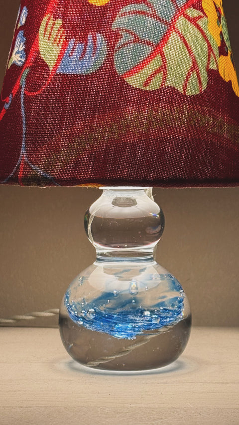 Petit glass table lamp