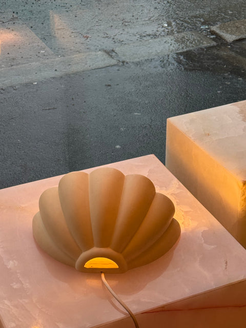 Scalloped wall lamp