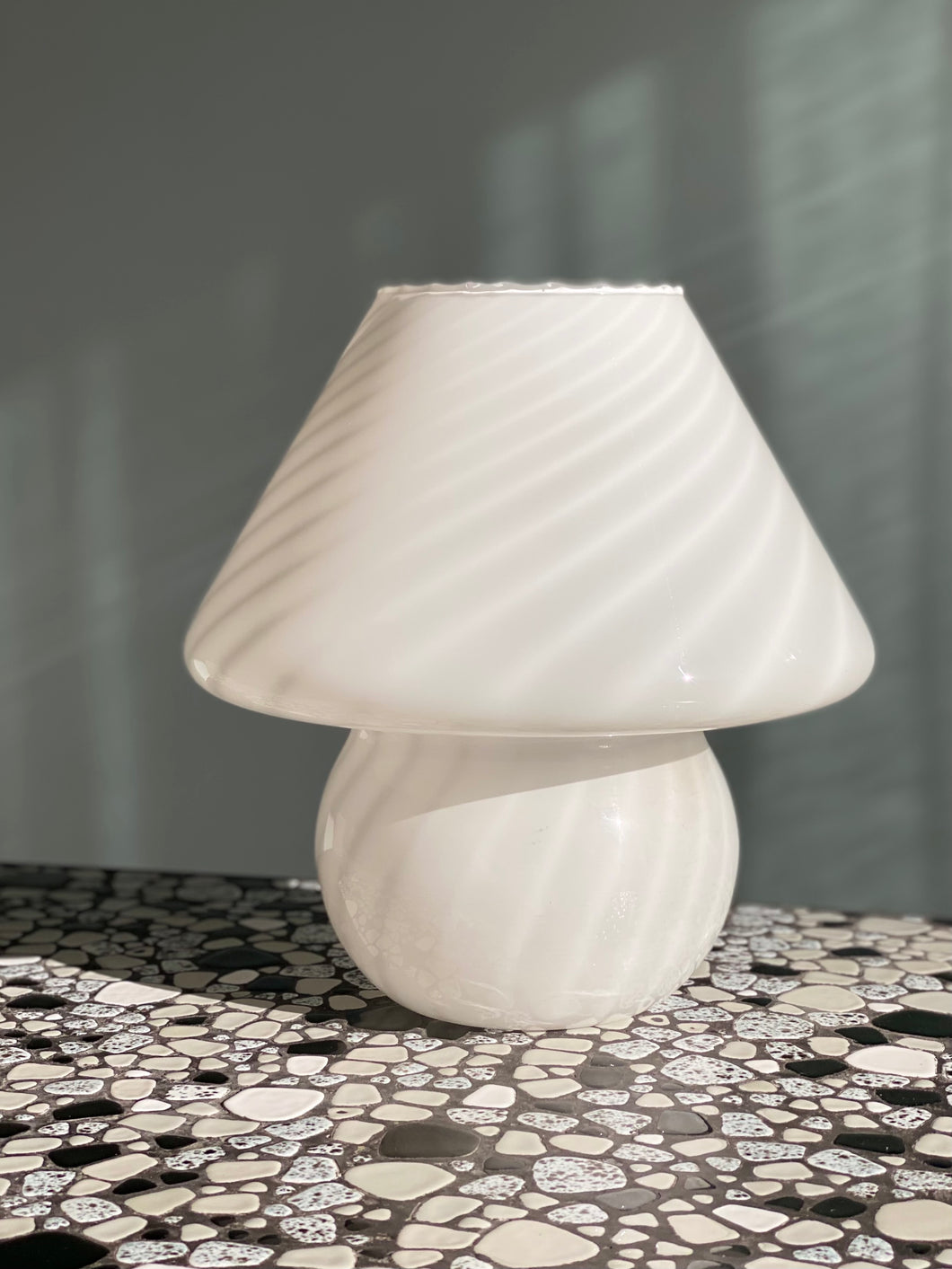 Vintage Mushroom Murano Lamp - White 38cm